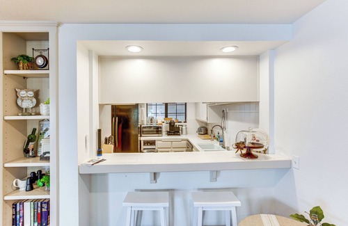 Lake Arrowhead Condo | Central Condo w/Water Views in Lake Arrowhead!