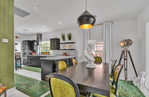 Flagami House | CENTRAL, cozy, chic 4 BDRM/3bath in South Miami