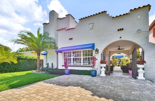 Flagami House | CENTRAL, cozy, chic 4 BDRM/3bath in South Miami