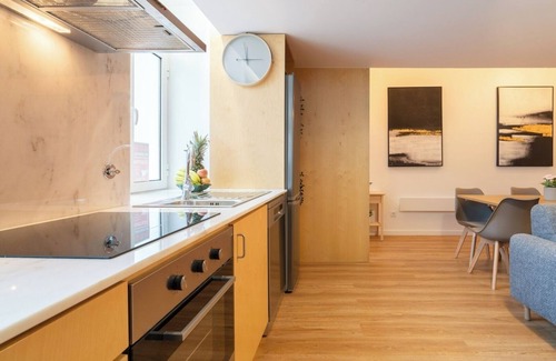 Santa Marinha House | Central Duplex House w/Terrace | Jardim do Morro