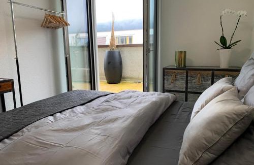 Biel House | Central & Elegant Room in Biel