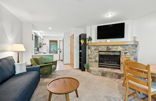 Fish Creek Condo | *Central Fish Creek* - Near Peninsula State Park and Shopping!