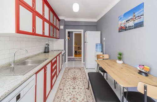 Antalya City Centre Apartment | Central Flat Close to the Beach in Muratpasa
