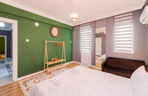 Antalya City Centre Apartment | Central Flat Close to the Beach in Muratpasa