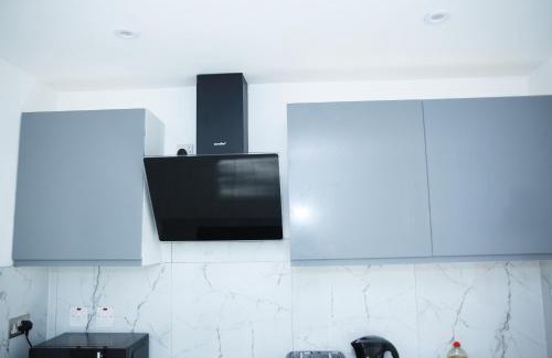 South Harrow Apartment | Central Harrow Cozy Apartment with free parking