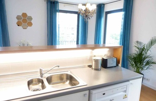 Mouraria Apartment | Central. High speed WIFI & FREE Parking