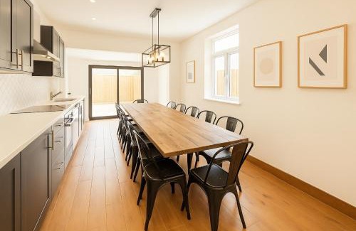 Grangetown House | Central House-16 People+Hot Tub