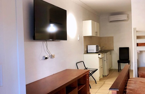 Long Jetty Hotel | Central Jetty Motel