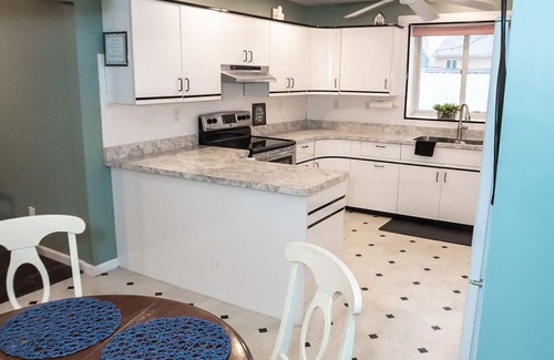 Lake George Apartment | Central Lake George Escape – Balcony Views, Walk to Everything