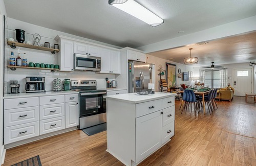 Shearer Hills - Ridgeview House | Central Location-Modern Home-Perfect For Families