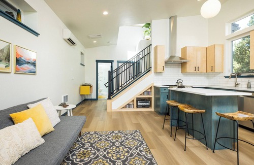 Larkspur House | Central location. Quiet, modern home. EV charger.