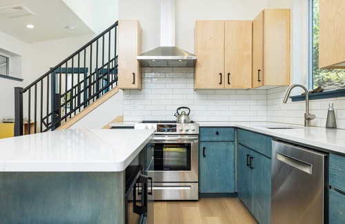 Larkspur House | Central location. Quiet, modern home. EV charger.