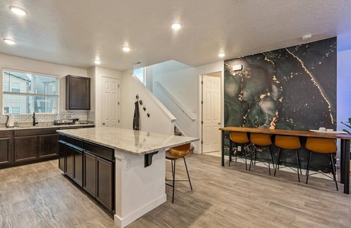American Fork House | Central Location, Rooftop & Balcony!
