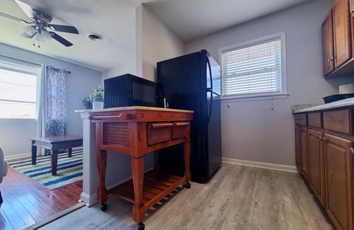 Lexington Apartment | Central Location! Walk 2 UK campus/Chandler Hospital, Mins to Downtown