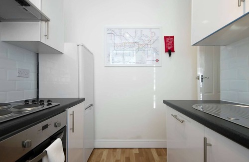 White City Apartment | Central London 2 bedroom apartment up to 7 people