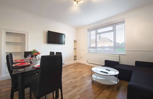White City Apartment | Central London 2 bedroom apartment up to 7 people
