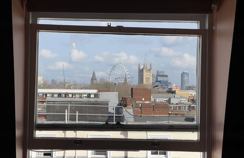 Pimlico Apartment | Central London Flat - Next to Victoria, Buckingham palace, with views of Big Ben