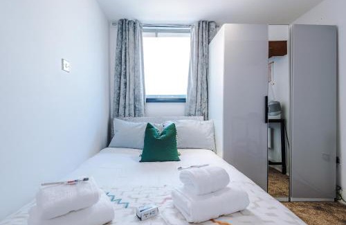 Manchester City Centre Apartment | Central MCR 2BR 2BA, Parking, WiFi, Full Kitchen