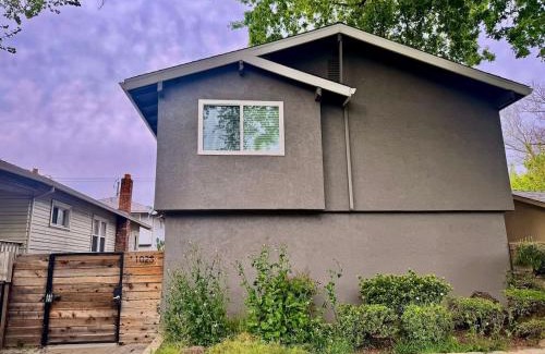 Downtown Sacramento Apartment | Central Midtown Apt-Secure Parking-Walk to Target