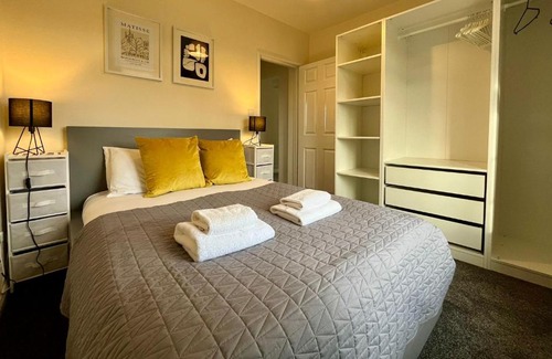 Cambridge Apartment | CENTRAL, newly refurb 2 bed flat with FREE PARKING