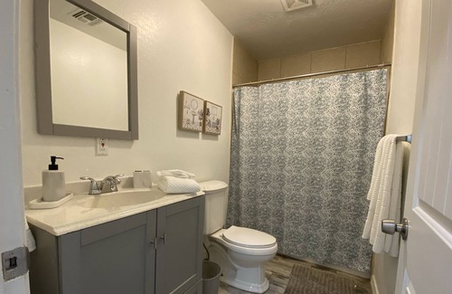 Governmental Mall House | Central Phoenix Oasis for Business Travelers - 1BR/1BA with Private Laundry