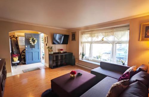 Queen Anne House | Central Queen Anne Home, Walking Score 96