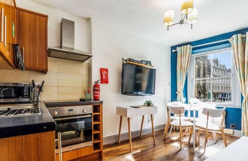 Old Town Apartment | Central-Royal Mile, castle <150m-Free parking