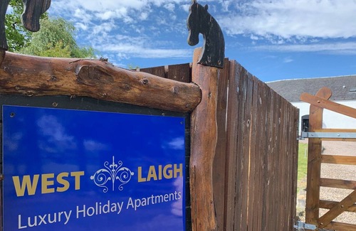 Strathaven Other | Central Scotland Country Side With Outdoor Bbq Hut