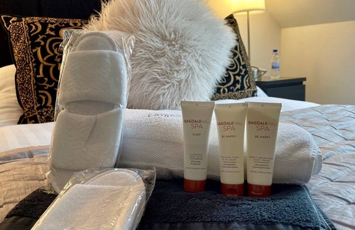 Strathaven Other | Central Scotland Country Side With Outdoor Bbq Hut