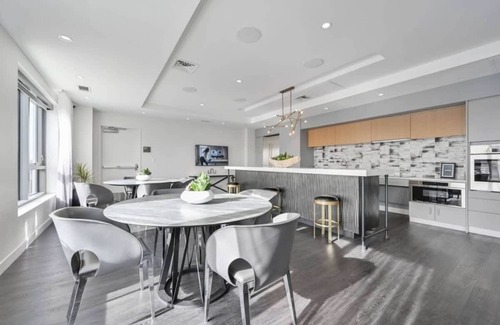 Central Square Apartment | Central Square Penthouse near MIT Harvard Wi-Fi & GYM