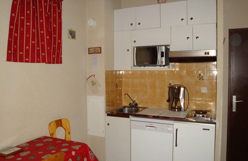 Pralognan-la-Vanoise Apartment | Central Studio with Terrace, Balcony, and Parking