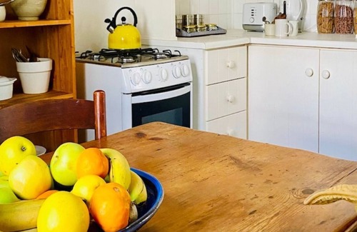 Prince Albert House | Central Stay with Local Hosts & Genuine Vibes