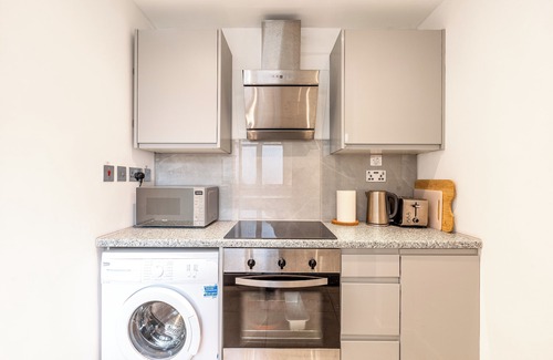 Wapping Apartment | Central Studio w/private garden, 2min Tube