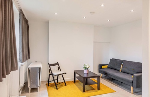 Wapping Apartment | Central Studio w/private garden, 2min Tube