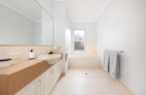 Albury House | Central Style at the Gardens