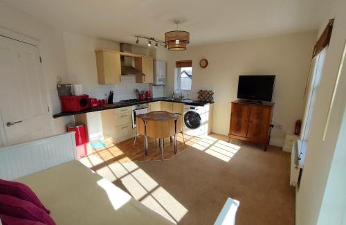 Taunton Apartment | Central Taunton 2-bedroom apartment, great location!