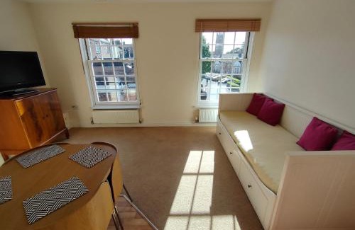 Taunton Apartment | Central Taunton 2-bedroom apartment, great location!
