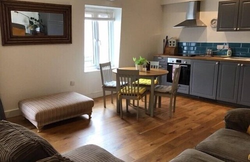 Teignmouth Apartment | Central Teignmouth Penthouse, Sleeps 4, Pets Ok