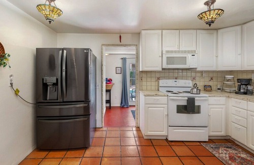 Keeling House | Central Tucson Gem | Short Drive to UofA & DT