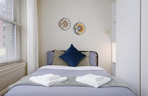 Central Apartment | Central Vancouver Loft Stylish Stay Near Everything
