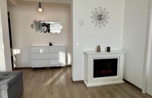 Curtea De Arges Apartment | Central Vibe