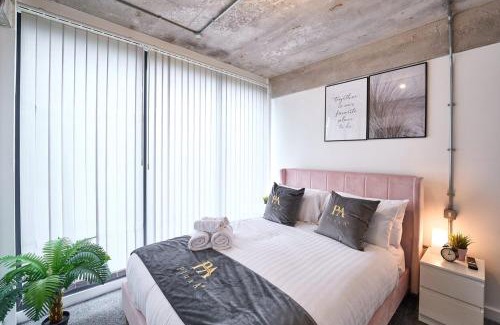 Warrington Apartment | Central Warrington Stay Stylish 1BR Apartment