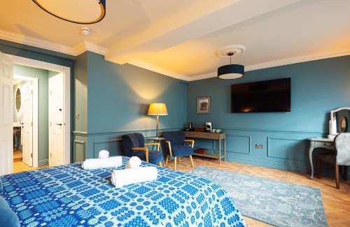 Whitchurch Apartment | Central Whitchurch - Lowcross House Guest Bedroom 1