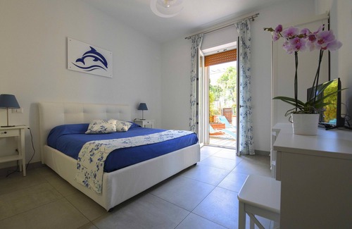 Porto Ercole Apartment | Central, with a large garden