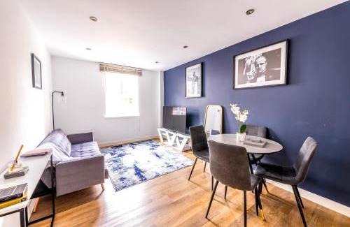 Abingdon Apartment | Centralised Abbey Yard by Prescott Apartments