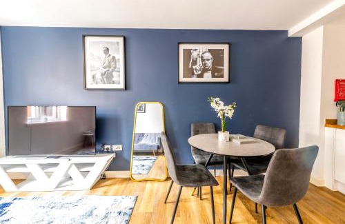 Abingdon Apartment | Centralised Abbey Yard by Prescott Apartments