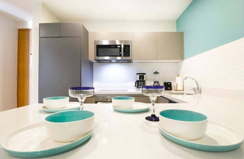 Zazil-ha Apartment | Centrally located 1BR w/sea view Rooftop pool!