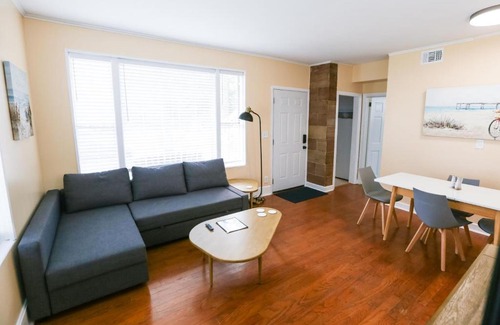 Jacksonville Beach Apartment | Centrally Located Efficiency One Mile to the Beach!