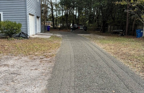 Mount Pleasant House | Centrally located Mt. Pleasant 3br 2ba home Fenced Pet Friendly 5m to IOP