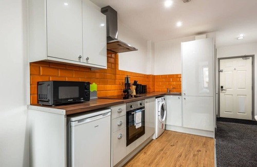 Halifax Apartment | Centrally Located 1 Bed Budget Flat in Halifax